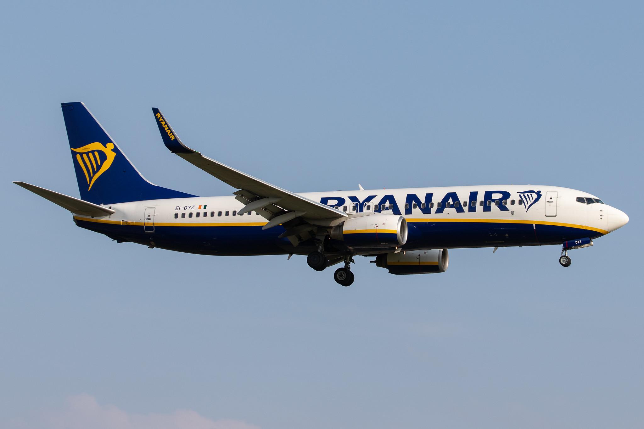 Hamburg Airport: Ryanair (FR / RYR) |  Boeing 737-8AS B738 | EI-DYZ | MSN 37518
