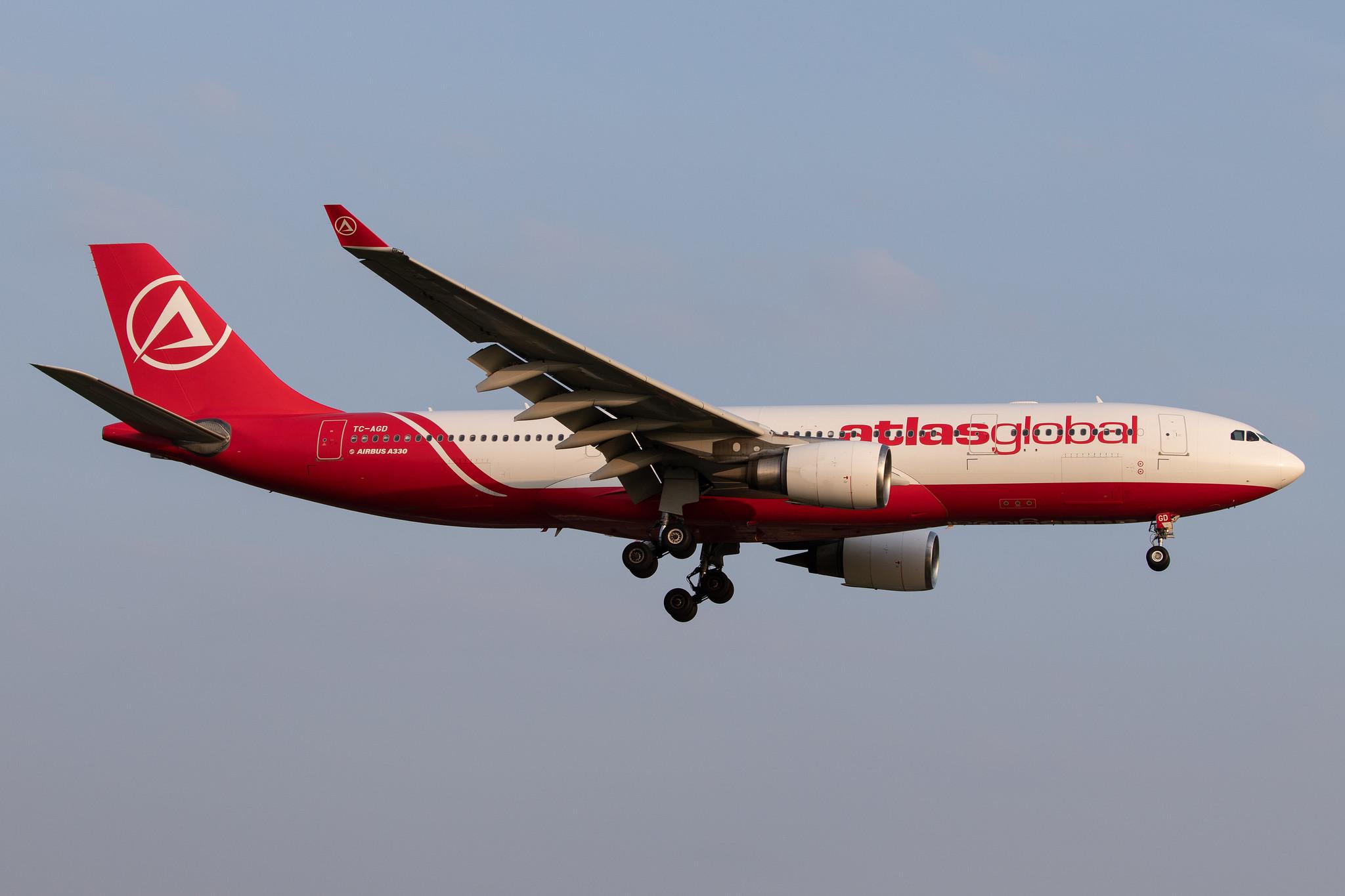 Hamburg Airport: AtlasGlobal (KK / KKK) |  Airbus A330-203 A332 | TC-AGD | MSN 0819