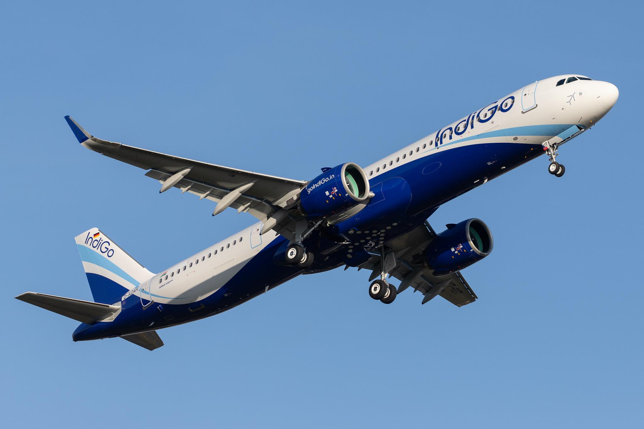 Hamburg Airport: Airbus (/ AIB) |  Airbus A321 A321 | D-AZAH | MSN 9301 (IndiGo, Testflug)