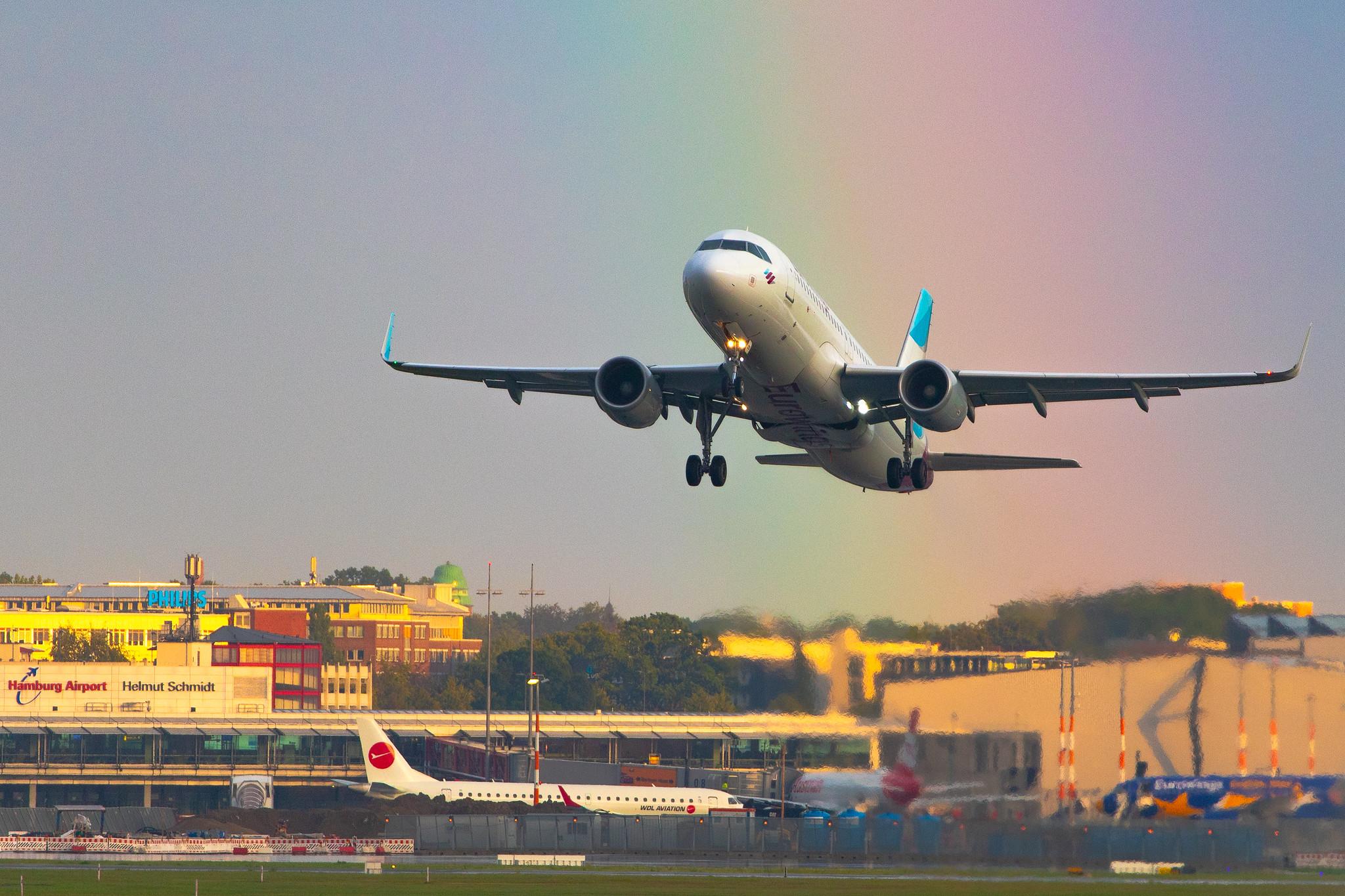 Hamburg Airport: Eurowings (EW / EWG) |  Airbus A320-214 A320 | D-AIZS | MSN 5557
