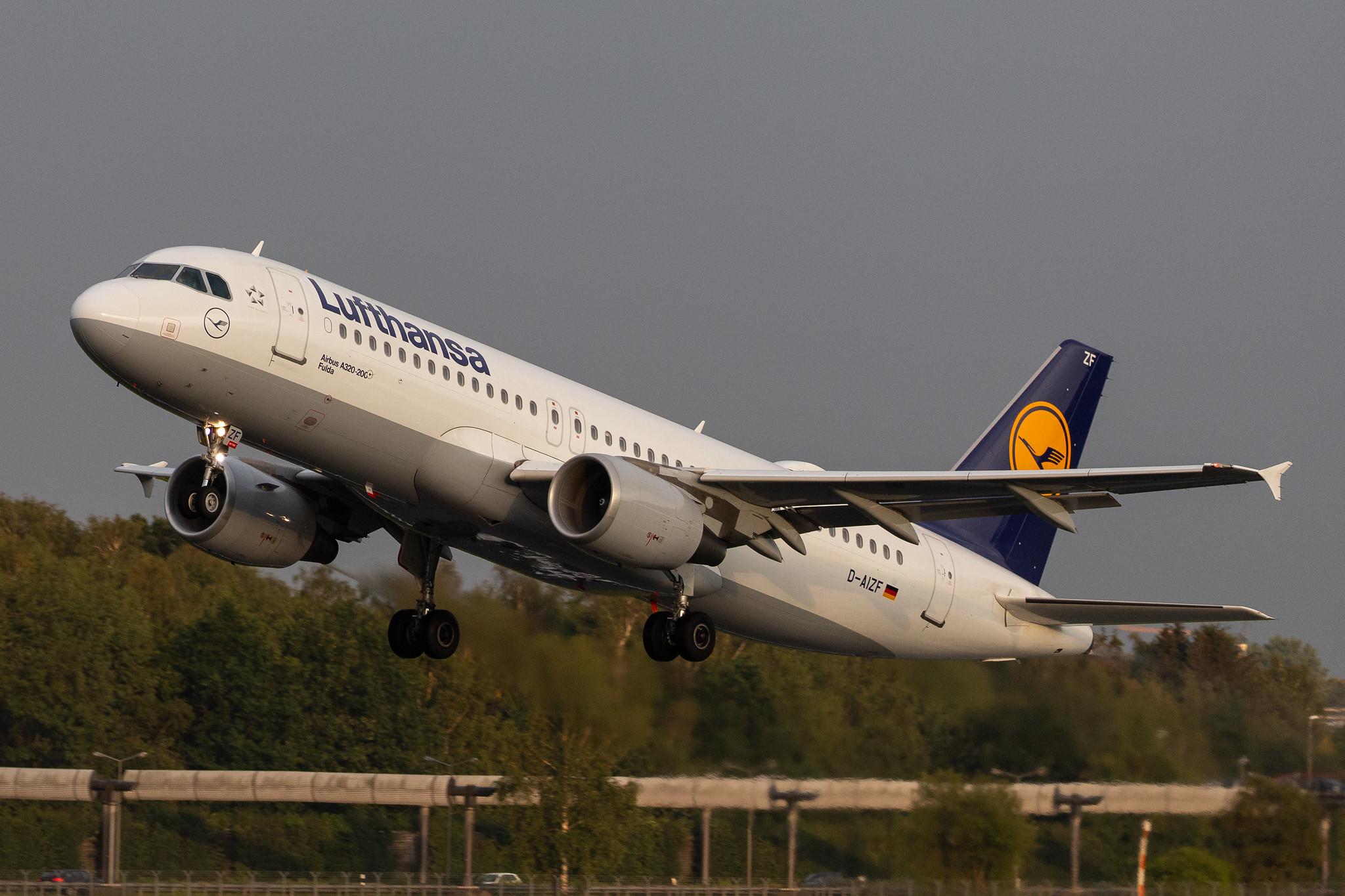 Hamburg Airport: Lufthansa (LH / DLH) |  Airbus A320-214 A320 | D-AIZF | MSN 4289