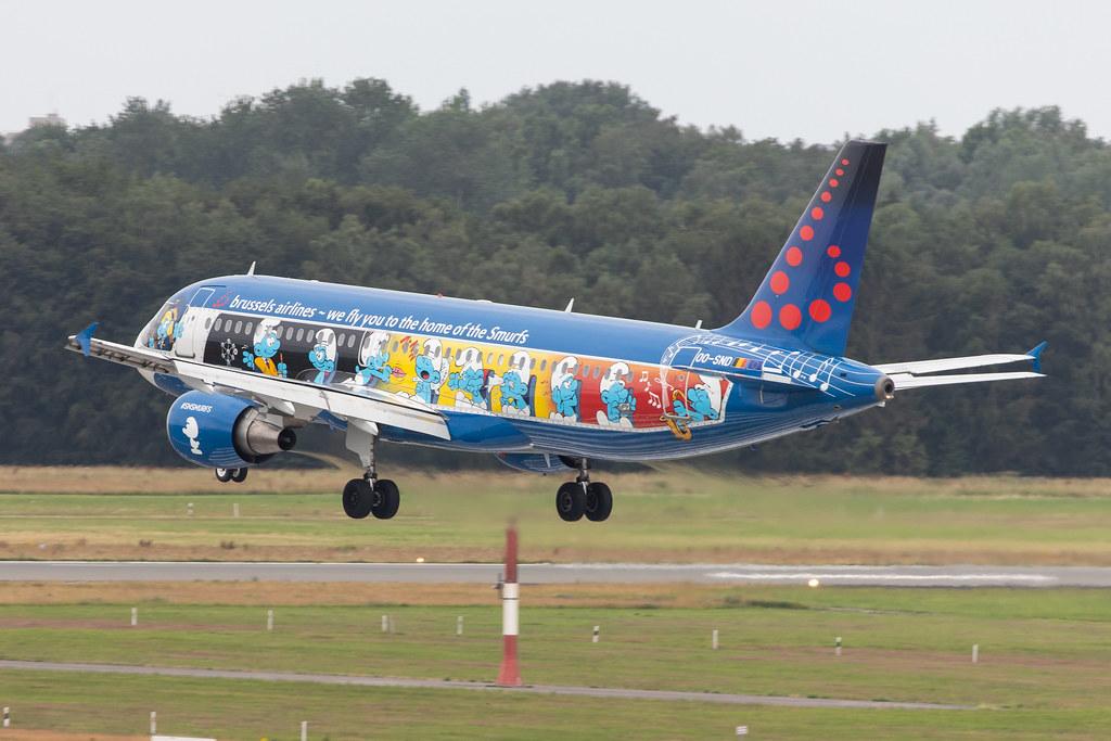 Hamburg Airport: Brussels Airlines (SN / BEL) |  Livery: The Smurfs Livery |  Airbus A320-214 A320 | OO-SND | MSN 1838