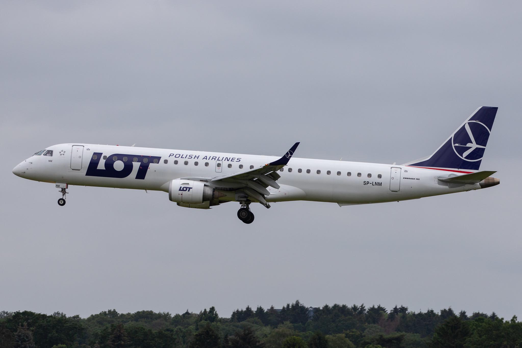 Hamburg Airport: LOT (LO / LOT) |  Embraer ERJ-195LR E195 | SP-LNM | MSN 19000669