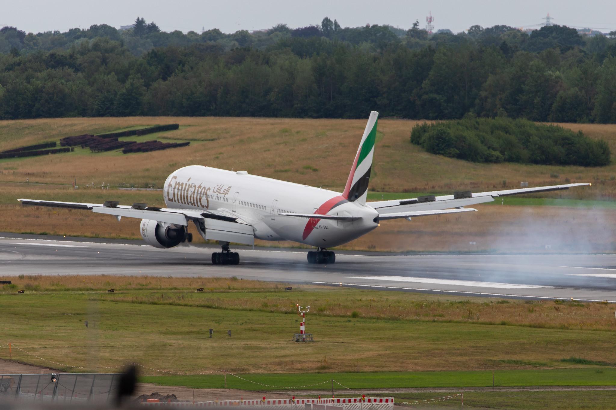 Hamburg Airport: Emirates (EK / UAE) |  Boeing 777-31H(ER) B77W | A6-EQG | MSN 42352