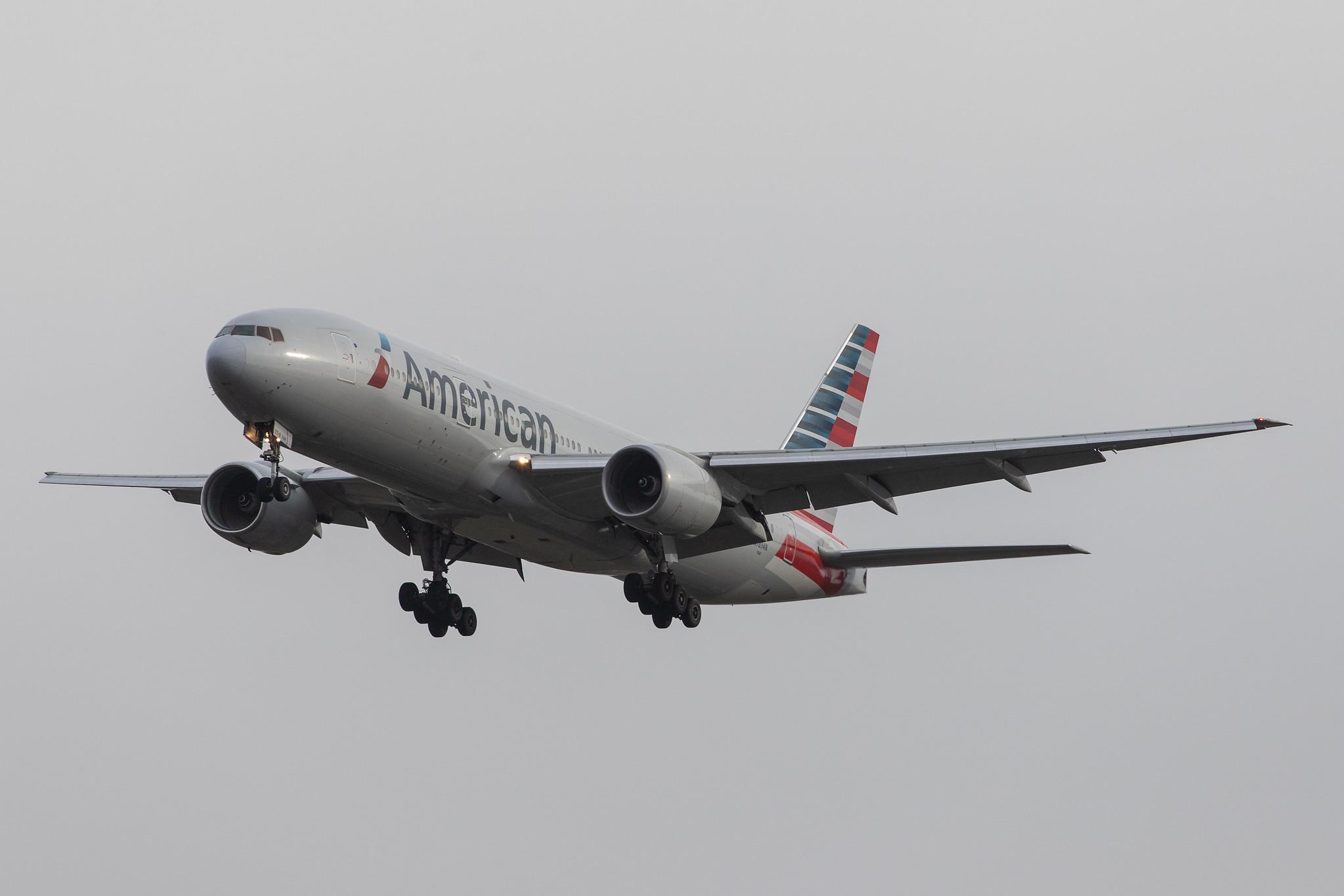 London Heathrow Airport: American Airlines (AA / AAL) |  Boeing 777-223(ER) B772 | N789AN | MSN 30252