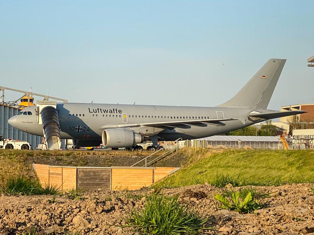 Hamburg Airport: German Air Force (/ GAF) |  Airbus A310-304 MRTT A310 | 10+24 | MSN 434