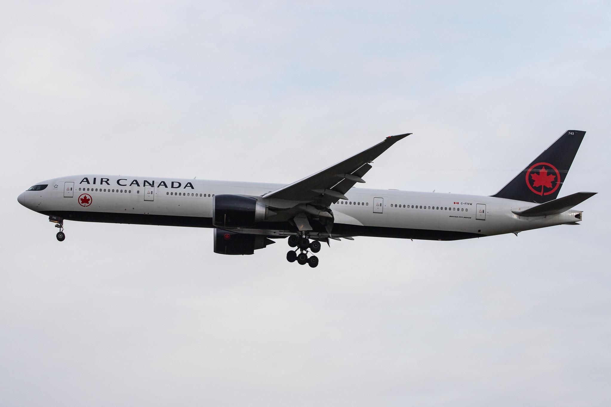 London Heathrow Airport: Air Canada (AC / ACA) |  Boeing 777-333(ER) B77W | C-FIVW | MSN 42218