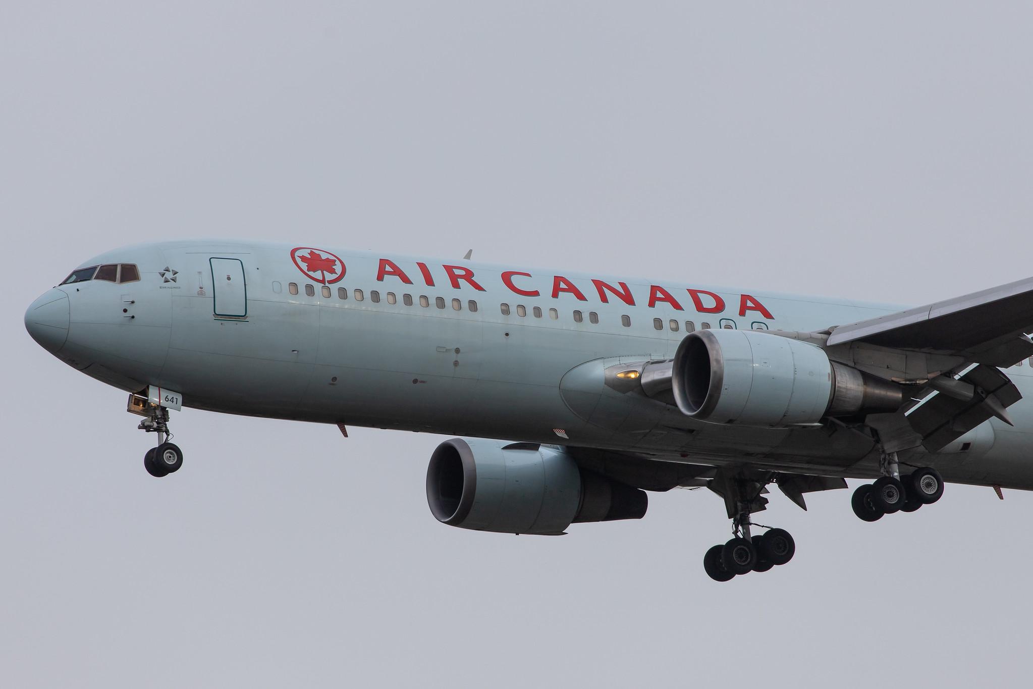 London Heathrow Airport: Air Canada (AC / ACA) |  Boeing 767-375(ER) B763 | C-GLCA | MSN 25120