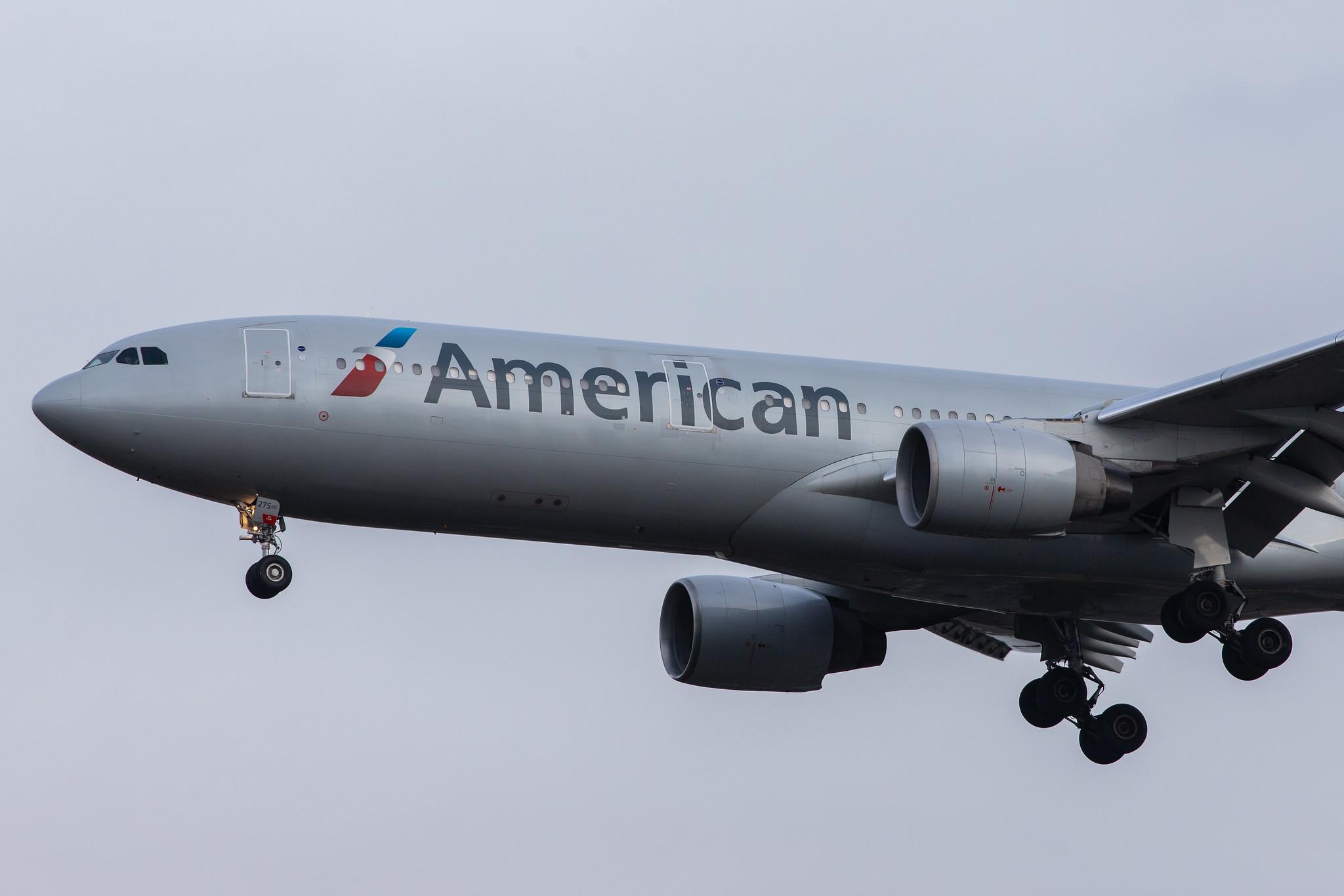 London Heathrow Airport: American Airlines (AA / AAL) |  Airbus A330-323 A333 | N275AY | MSN 0370