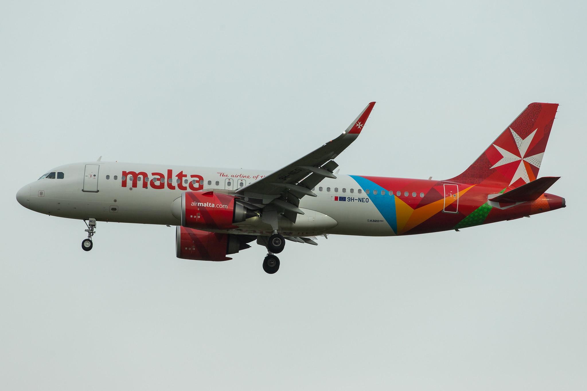 London Heathrow Airport: Air Malta (KM / AMC) |  Airbus A320-251N A20N | 9H-NEO | MSN 7875
