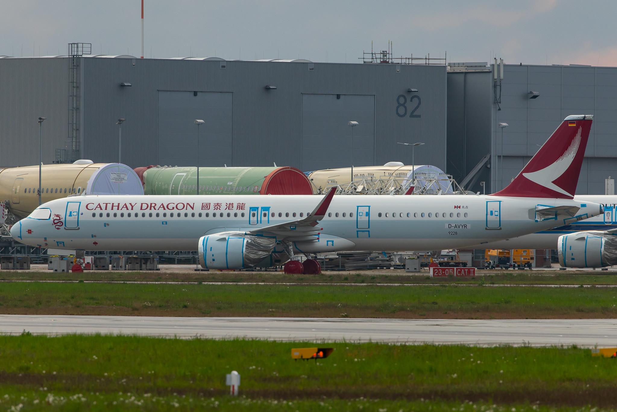 Flugplatz Hamburg-Finkenwerder: Airbus (/ AIB) |  Airbus A321-251NX A21N | D-AVYR | MSN 9228 (Future: Cathay Dragon KA / HDA, B-HPB)