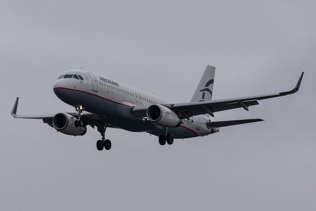 Flughafen Berlin Tegel (TXL): Aegean Airlines (A3 / AEE) |  Airbus A320-232 A320 | SX-DGZ | MSN 6643