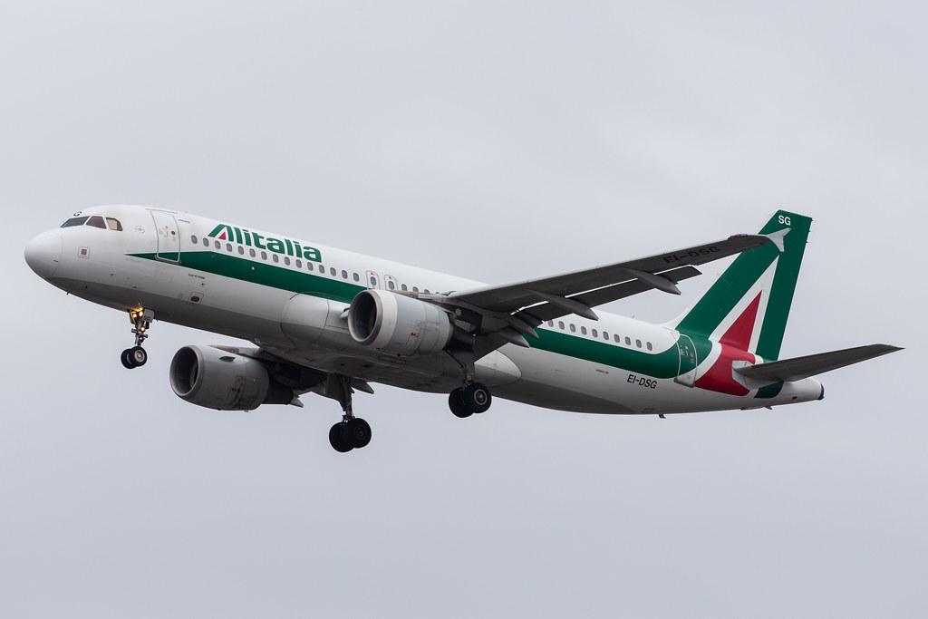 Flughafen Berlin Tegel (TXL): Alitalia (AZ / AZA) |  Airbus A320-216 A320 | EI-DSG | MSN 3115