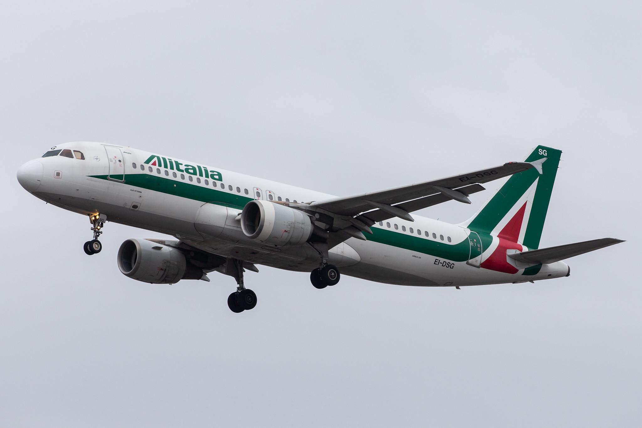 Flughafen Berlin Tegel (TXL): Alitalia (AZ / AZA) |  Airbus A320-216 A320 | EI-DSG | MSN 3115
