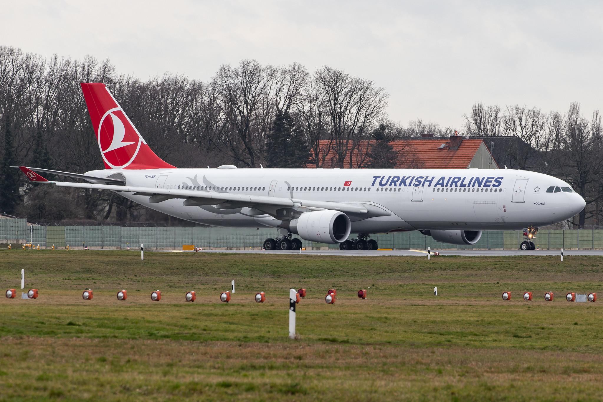 Flughafen Berlin Tegel (TXL): Turkish Airlines (TK / THY) |  Airbus A330-303 A333 | TC-LNF | MSN 1713