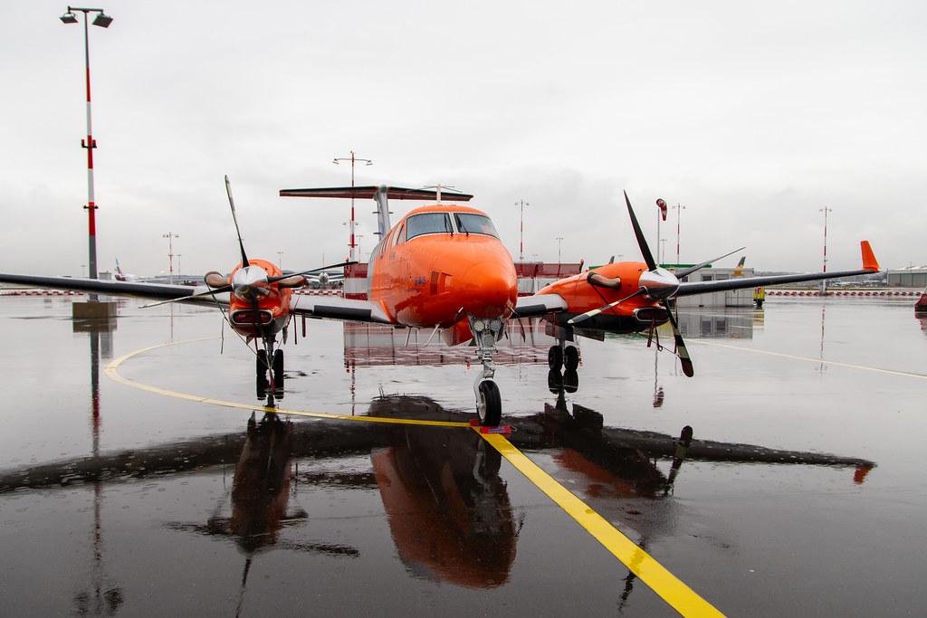 Hamburg Airport Apron: FCS Flight Calibration Services (/ FCK) | Operator: Flight Calibration Services |  Beech 300 Super King Air 350 B350 | D-CFME | MSN FL-627