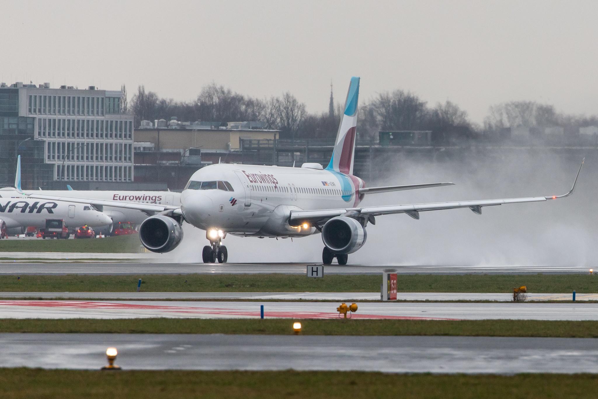 Hamburg Airport Apron: Eurowings (EW / EWG) |  Airbus A320-214 A320 | D-AEWR | MSN 7412