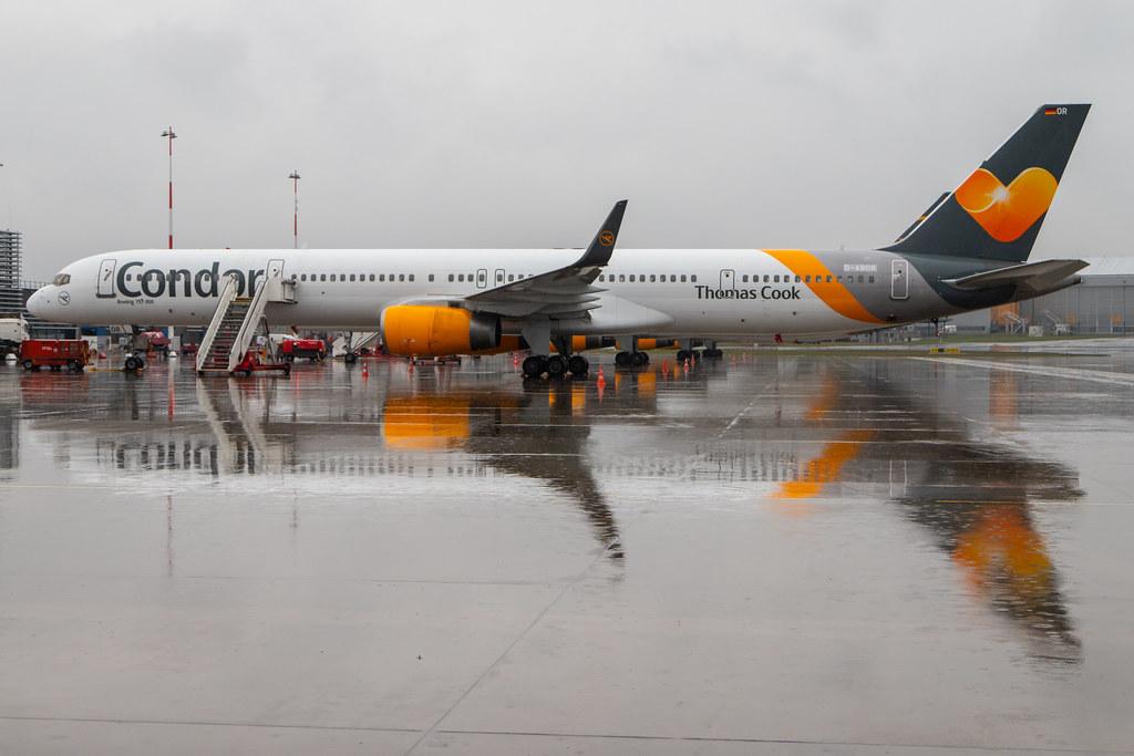 Hamburg Airport Apron: Condor (DE / CFG) |  Boeing 757-3CQ B753 | D-ABOR | MSN 32242