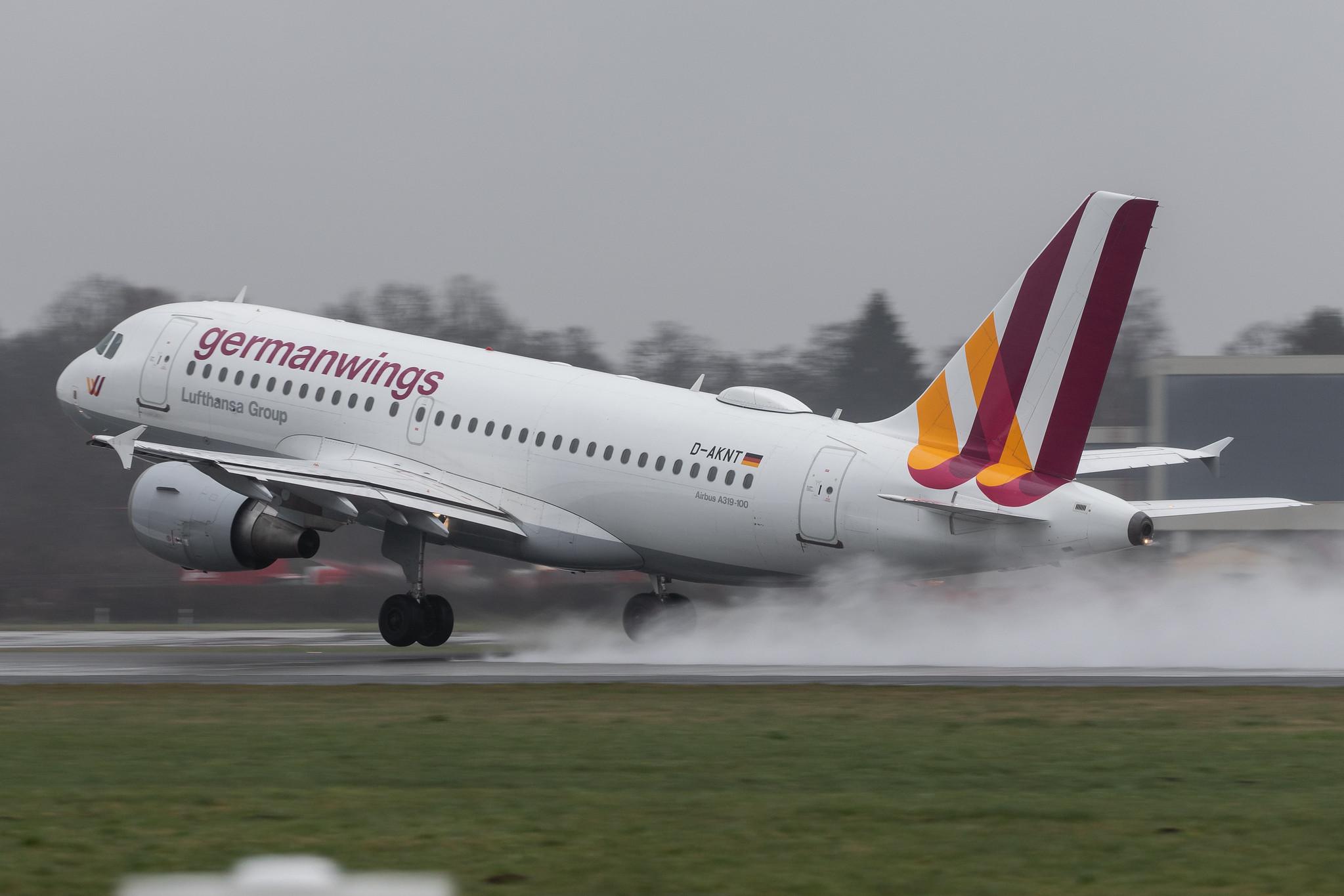 Hamburg Airport Apron: Eurowings (EW / EWG) |  Airbus A319-112 A319 | D-AKNT | MSN 2607