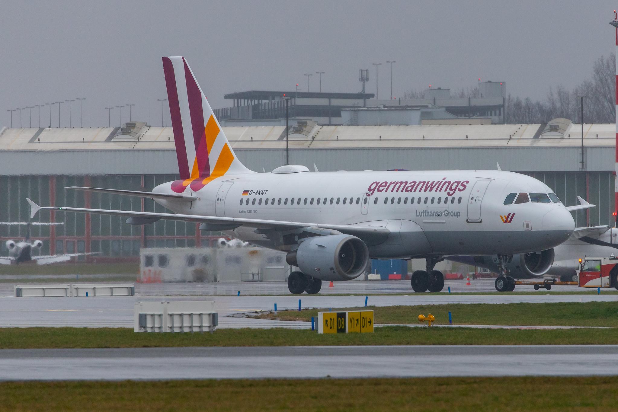 Hamburg Airport Apron: Eurowings (EW / EWG) |  Airbus A319-112 A319 | D-AKNT | MSN 2607