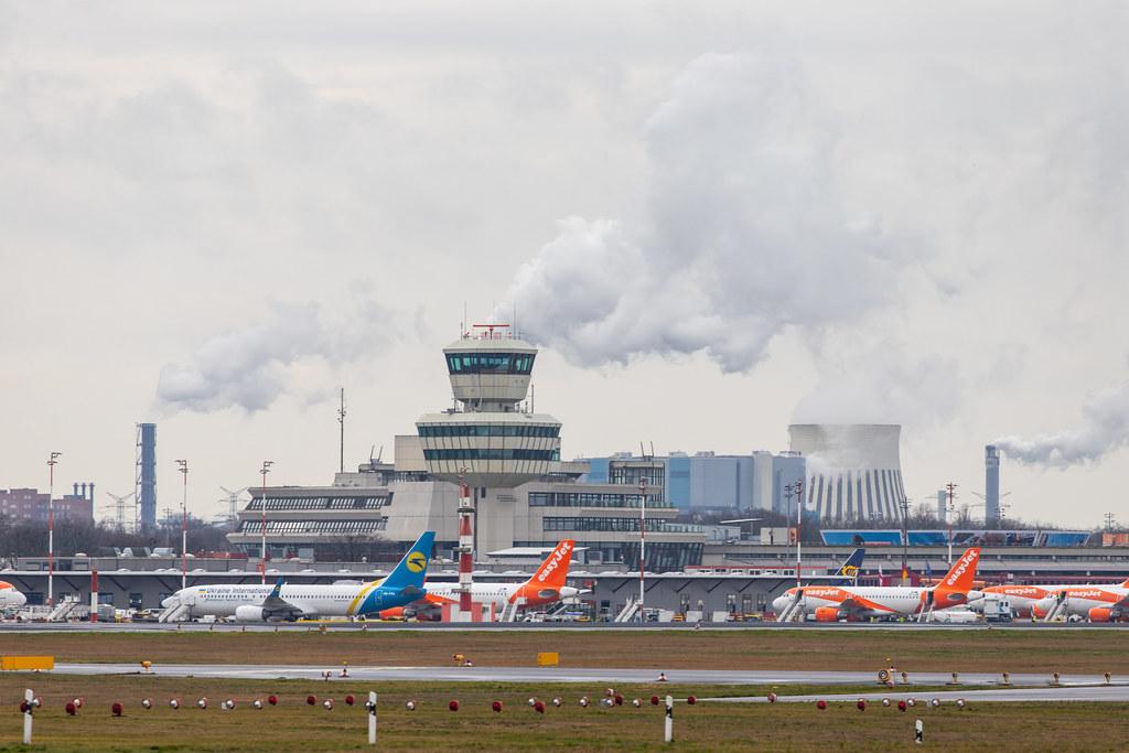 Flughafen Berlin Tegel (TXL): Terminal mit Vorfeld
