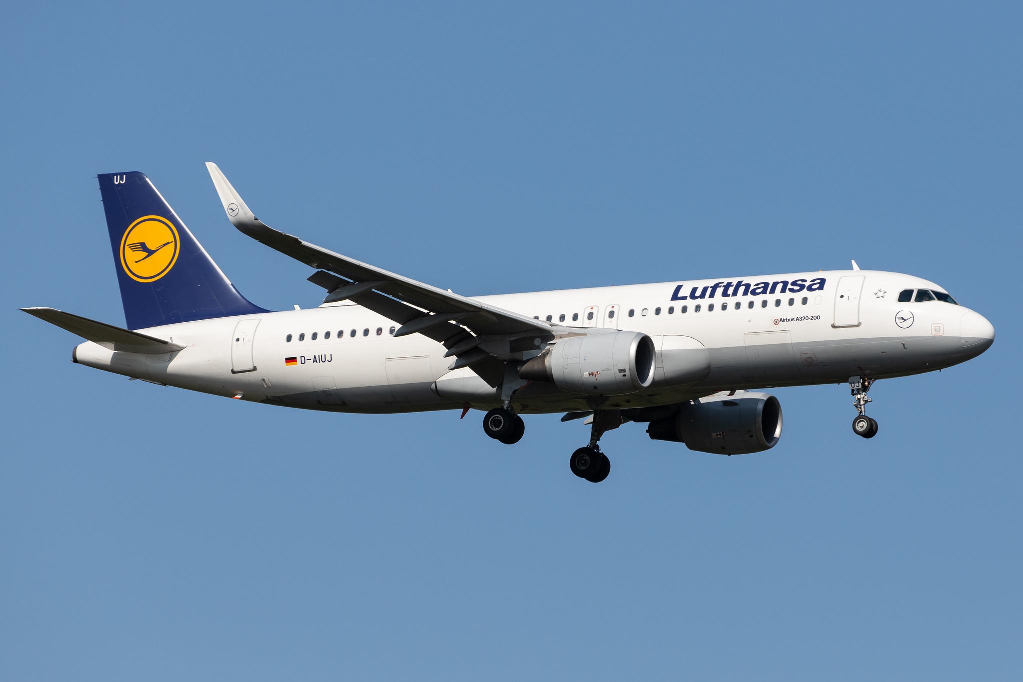 Frankfurt Airport: Lufthansa (LH / DLH) |  Airbus A320-214 A320 | D-AIUJ | MSN 6301