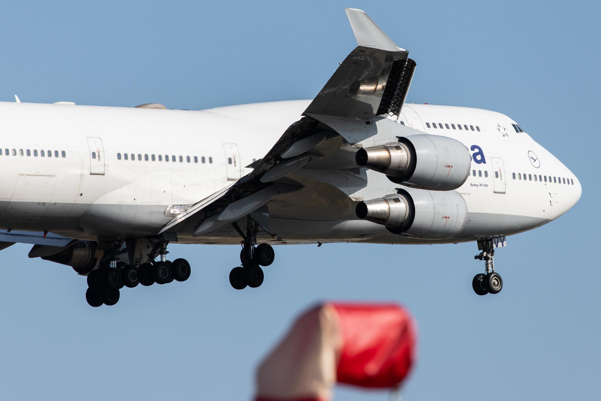 Frankfurt Airport: Lufthansa (LH / DLH) |  Boeing 747-430 B744 | D-ABVY | MSN 29869
