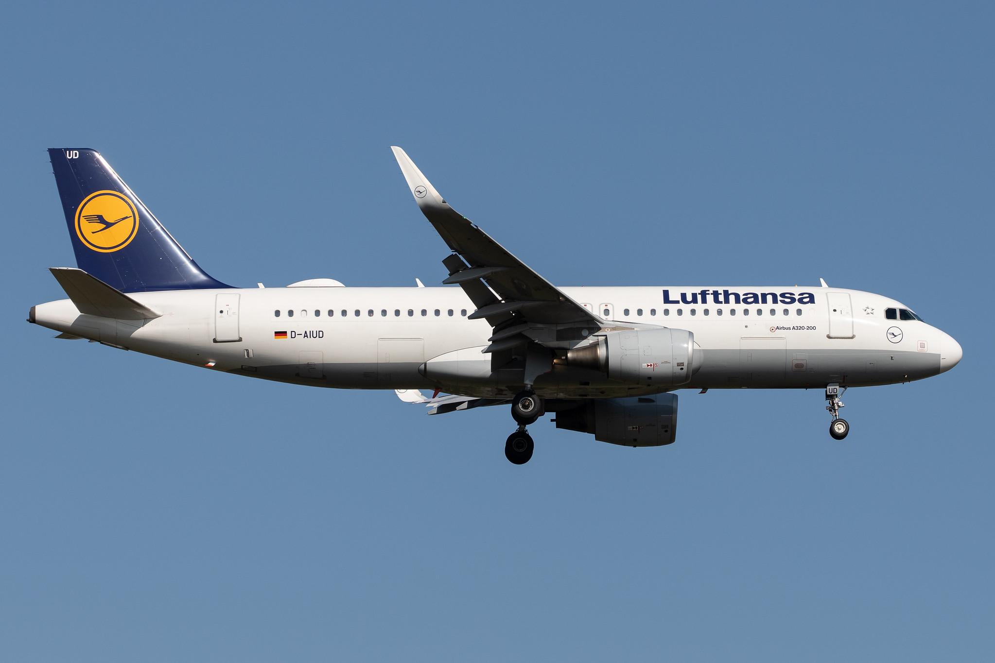 Frankfurt Airport: Lufthansa (LH / DLH) |  Airbus A320-214 A320 | D-AIUD | MSN 6033
