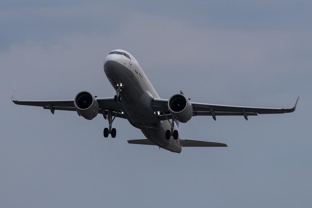 Hamburg Airport: Lufthansa (LH / DLH) |  Airbus A320-271N A20N | D-AINH | MSN 7648