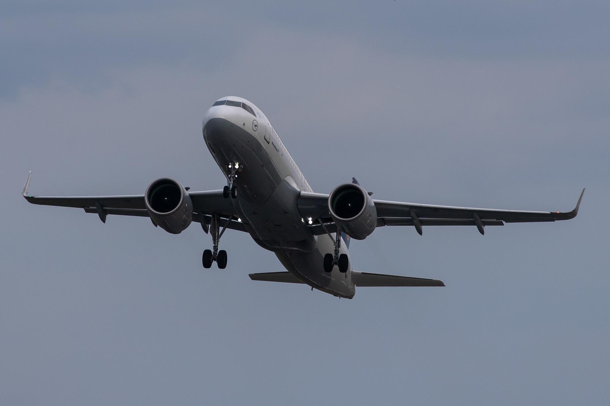 Hamburg Airport: Lufthansa (LH / DLH) |  Airbus A320-271N A20N | D-AINH | MSN 7648