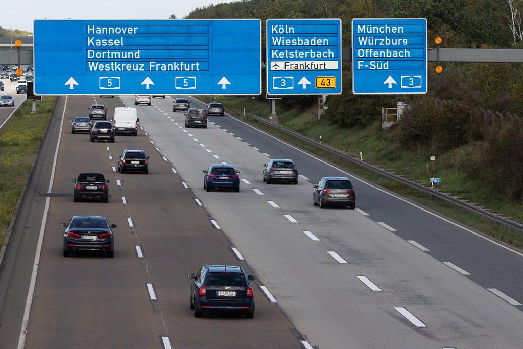 Frankfurt Airport: Autobahn A5 |