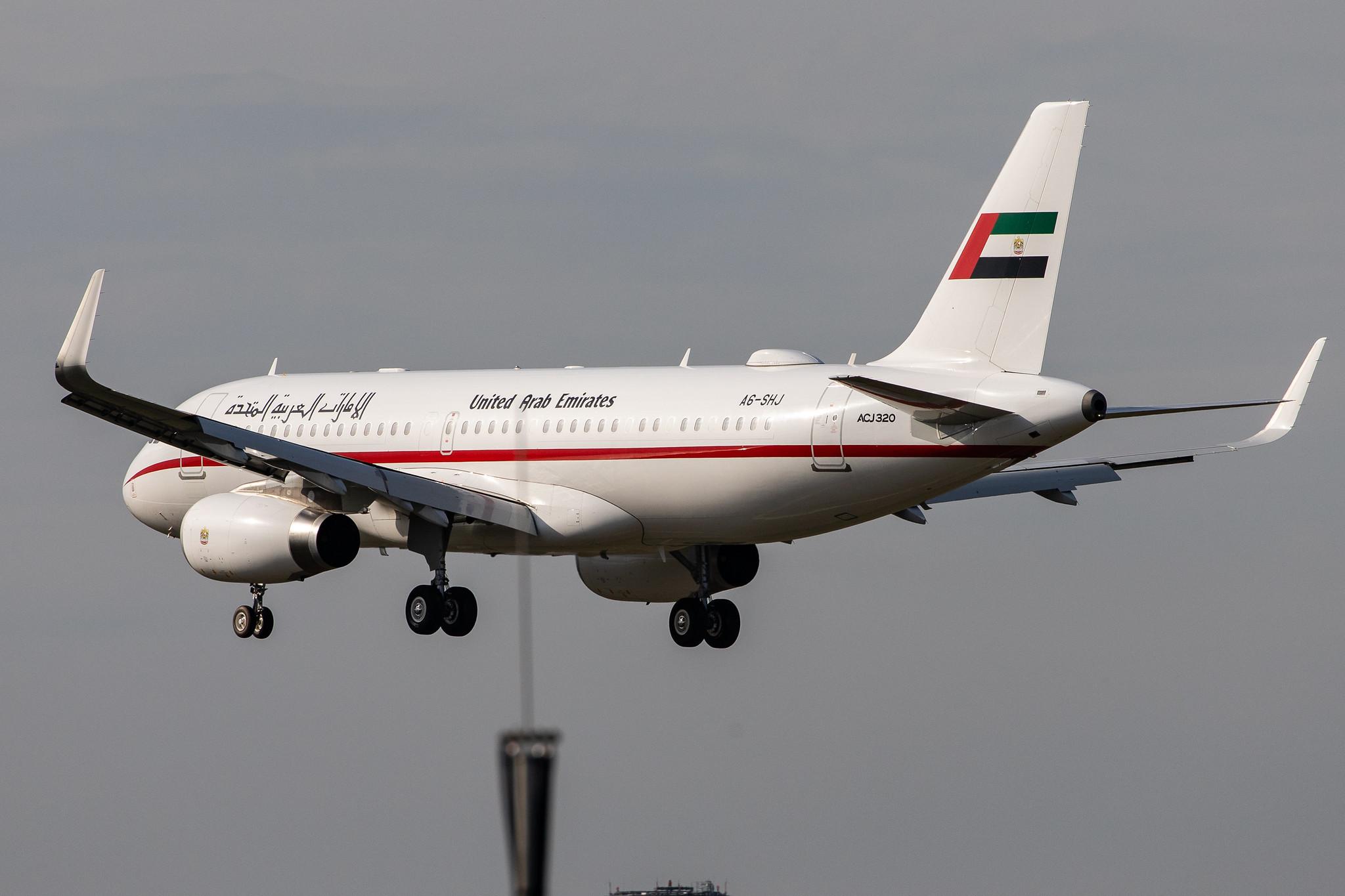 Frankfurt Airport: Sharjah Ruler  |  Airbus A320-232(CJ) A320 | A6-SHJ | MSN 6659