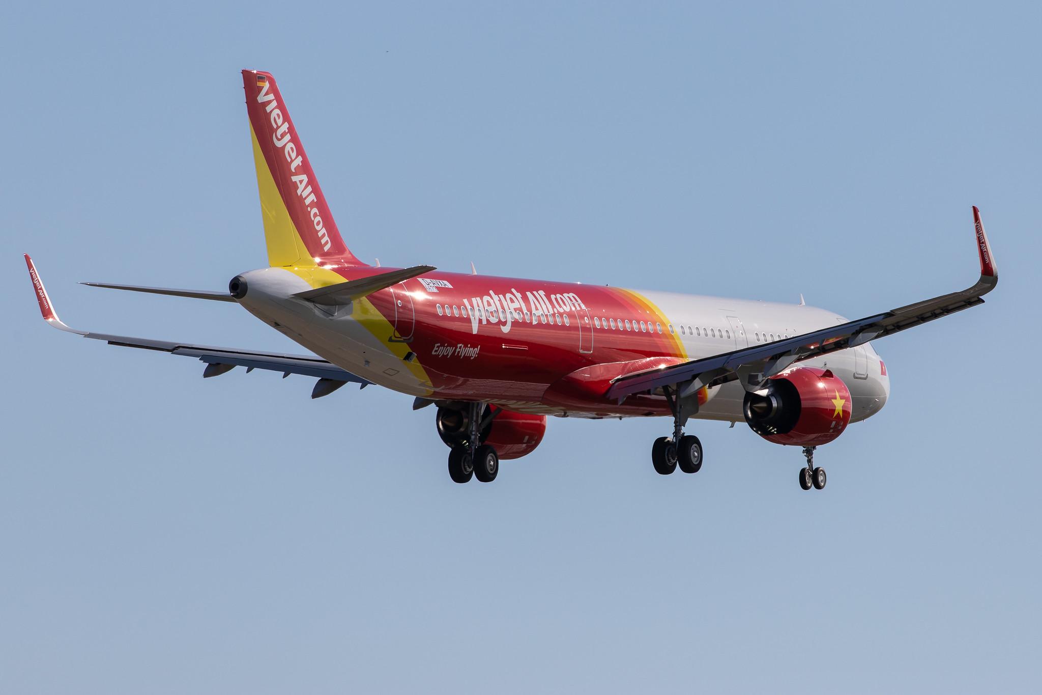 Hamburg Airport: Airbus (/ AIB) |  Airbus A321-271N A21N | D-AVXA | MSN 6673 | Future: VietjetAir.com
