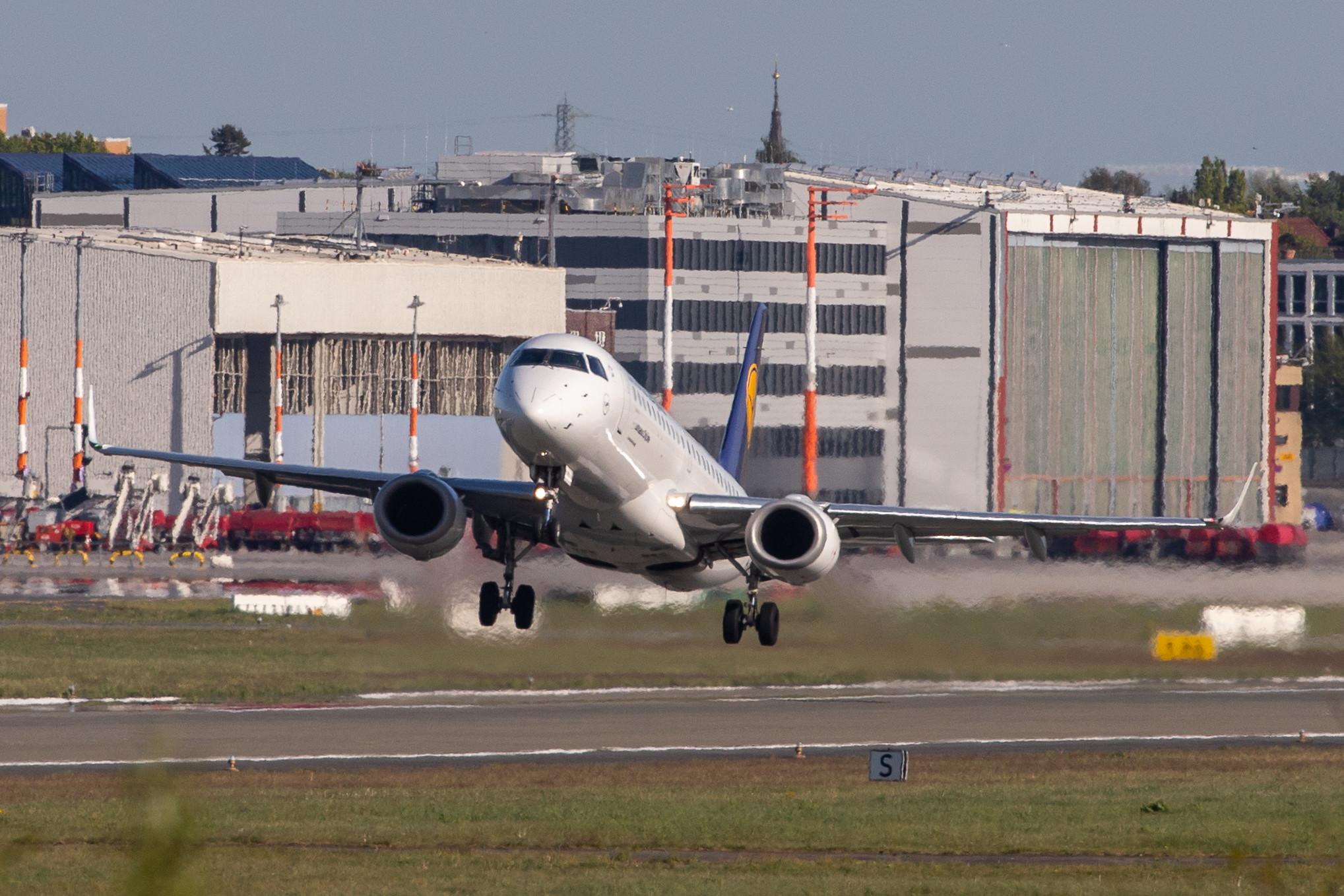 Hamburg Airport: Lufthansa (LH / DLH) | Operator: Lufthansa CityLine |  Embraer E190LR E190 | D-AECI | MSN 19000381