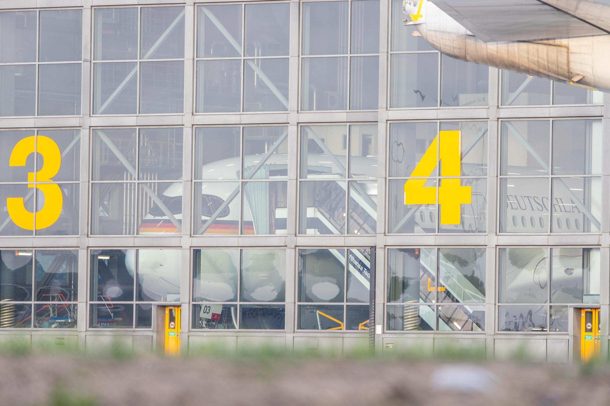 Hamburg Airport: German Air Force (/ GAF) |   Airbus A350-941 A359 | D-AGAF | MSN 416