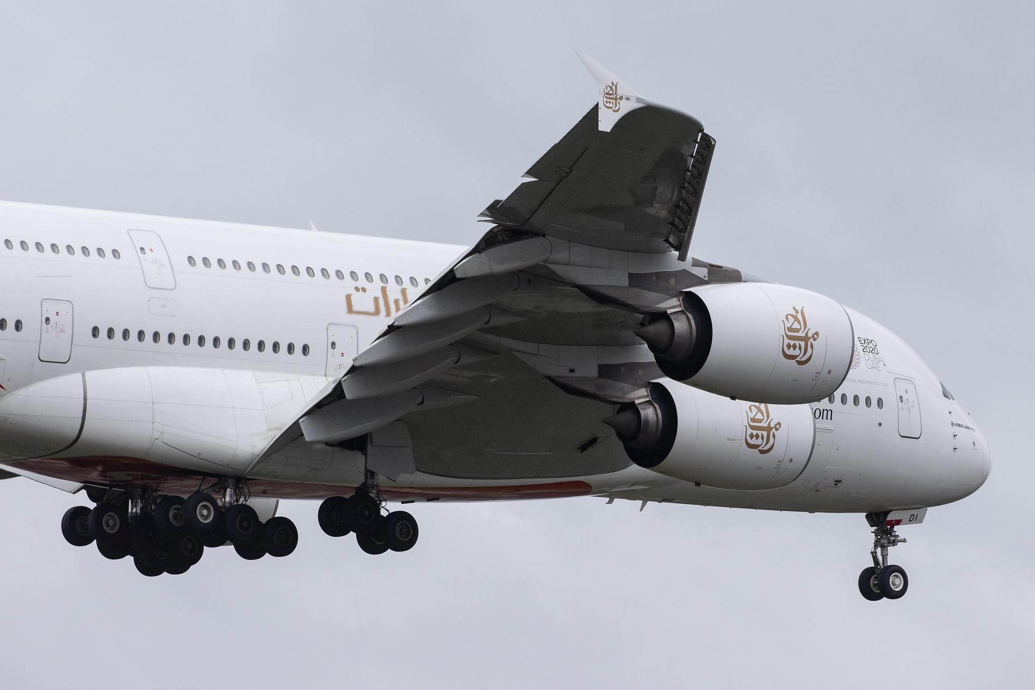 London Heathrow Airport: Emirates (EK / UAE) |  Airbus A380-861 A388 | A6-EDI | MSN 028
