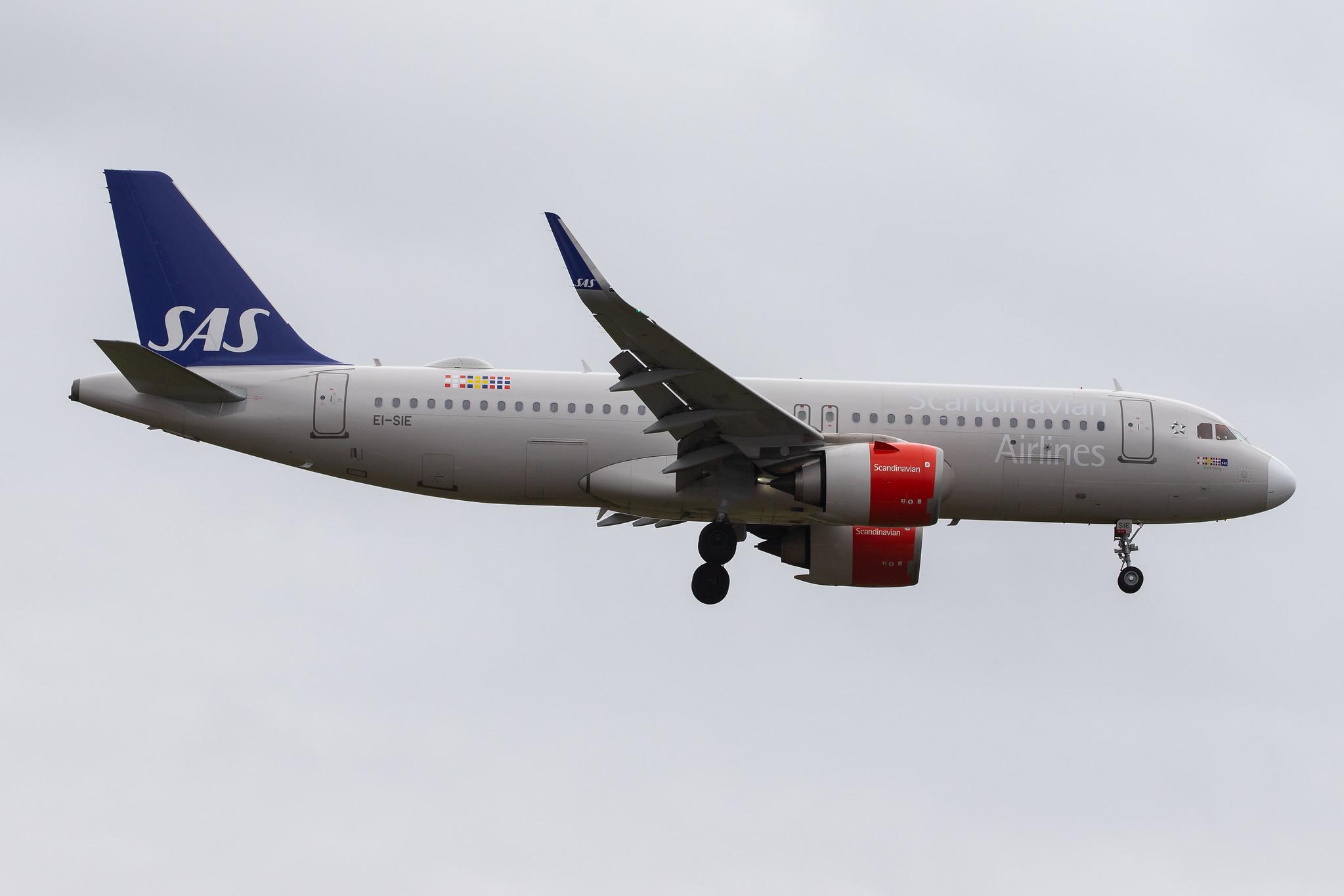London Heathrow Airport: SAS (SK / SAS) | Operator: SAS Ireland |  Airbus A320-251N A20N | EI-SIE | MSN 8058