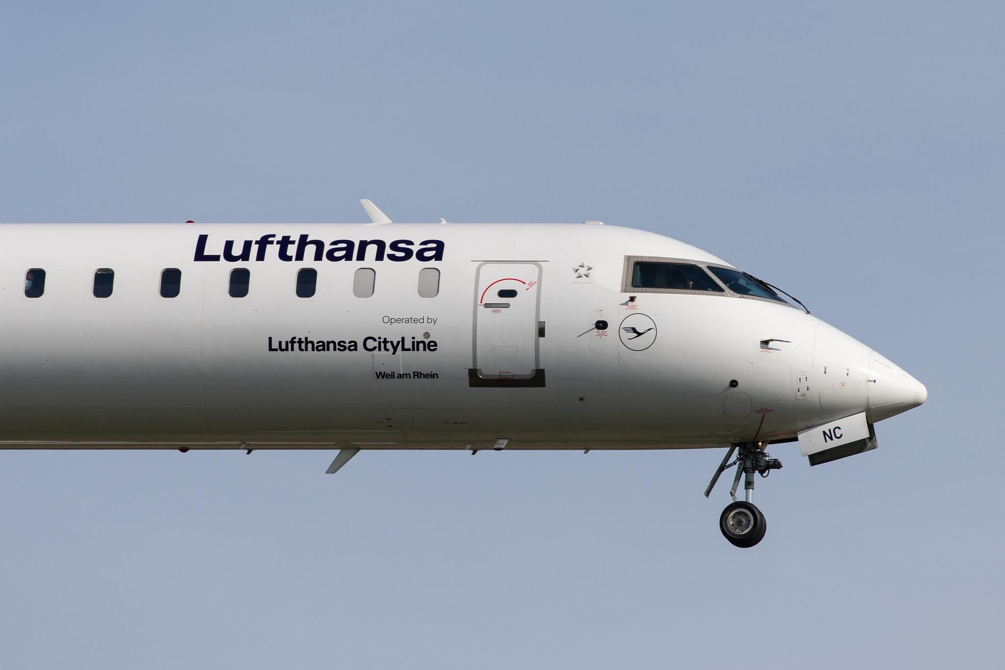 Hamburg Airport: Lufthansa (LH / DLH) | Operator: Lufthansa CityLine |  Bombardier CRJ-900LR CRJ9 | D-ACNC | MSN 15236