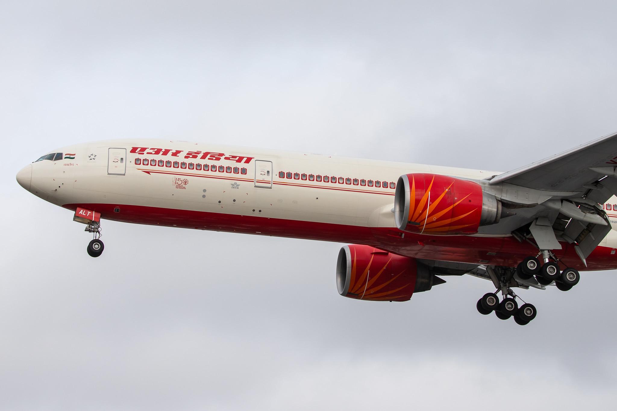 London Heathrow Airport: Air India (AI / AIC) |  Boeing 777-337(ER) B77W | VT-ALT | MSN 36318