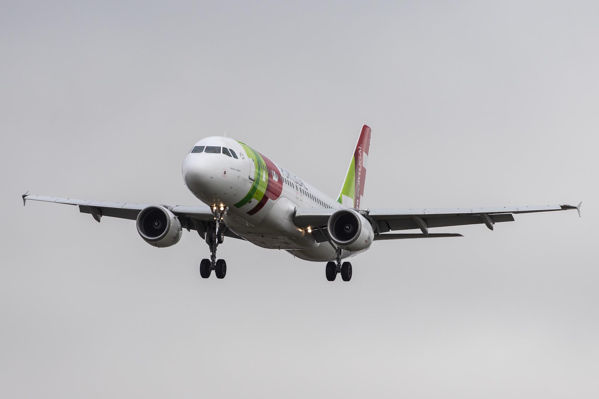 London Heathrow Airport: TAP Air Portugal (TP / TAP) |  Airbus A320-214 A320 | CS-TNM | MSN 1799