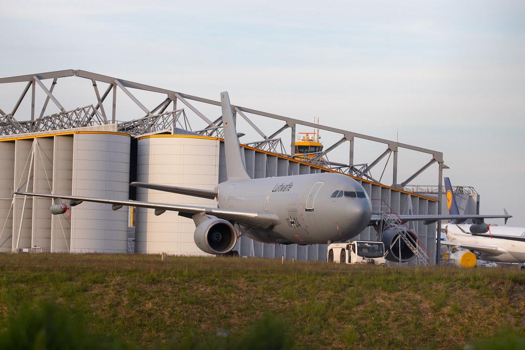 Hamburg Airport: German Air Force (/ GAF) | Airbus A310-304 MRTT A310 | 10+24