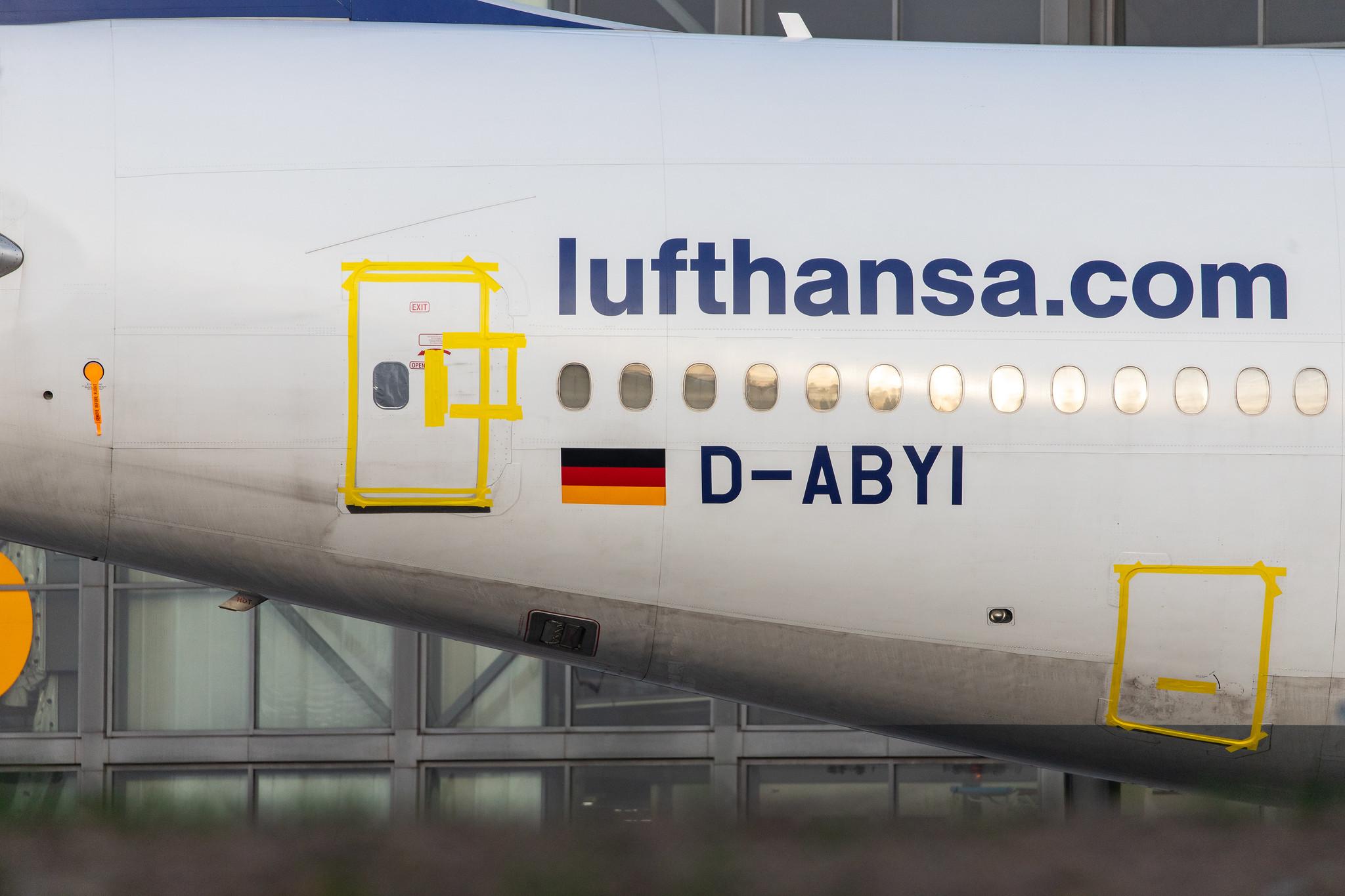 Hamburg Airport: Lufthansa (LH / DLH) |  Boeing 747-830 B748 | D-ABYI | MSN 37833