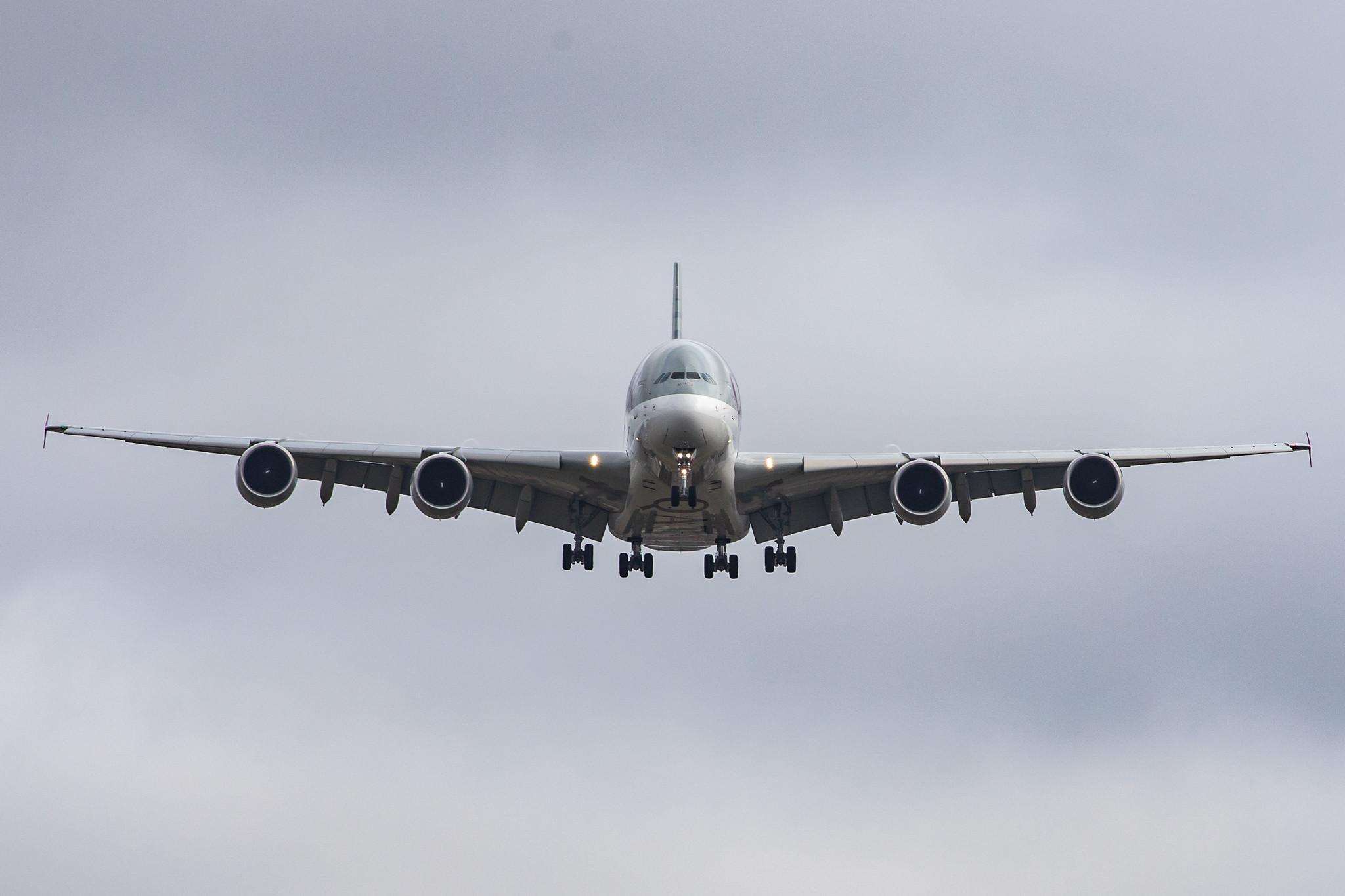 London Heathrow Airport: Qatar Airways (QR / QTR) |  Airbus A380-861 A388 | A7-API | MSN 235