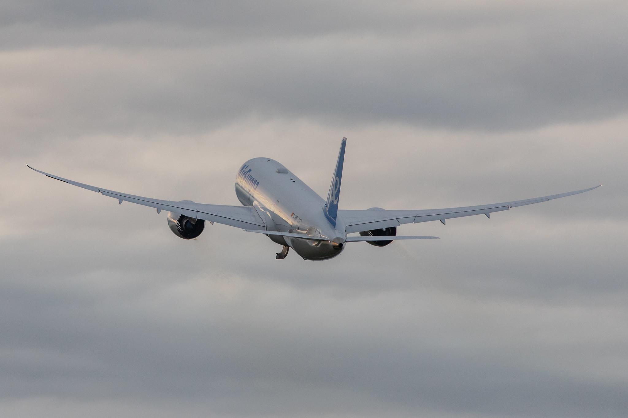 Hamburg Airport: Air Europa (UX / AEA) |  Boeing 787-9 Dreamliner B789 | EC-NEI | MSN 65249