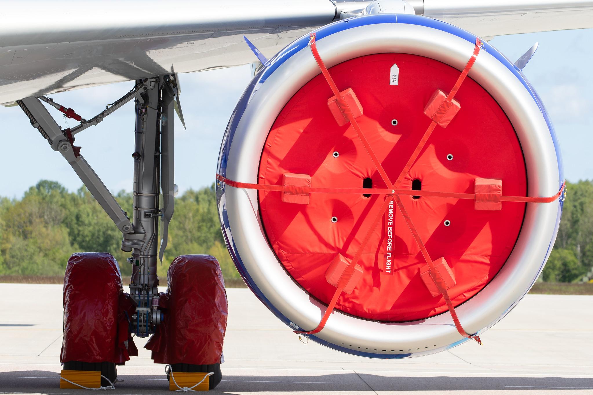 Flughafen Rostock-Laage: IndiGo (6E / IGO) |  Airbus A321-271NX A21N | D-AVZZ | MSN 9336