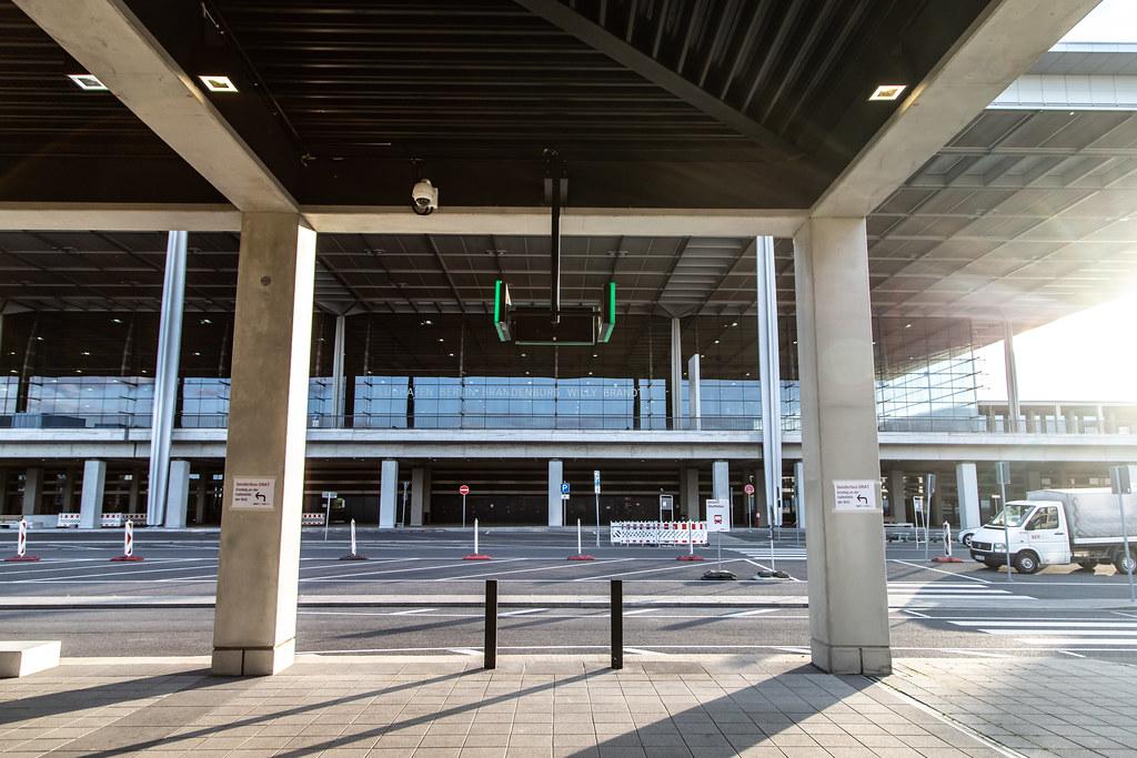 Flughafen Berlin Brandenburg: Terminalgebäude des BER