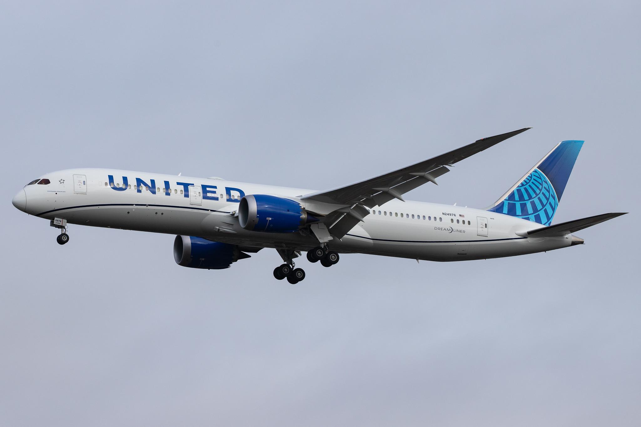 London Heathrow Airport: United Airlines (UA / UAL) |  Boeing 787-9 Dreamliner B789 | N24976 | MSN 66135