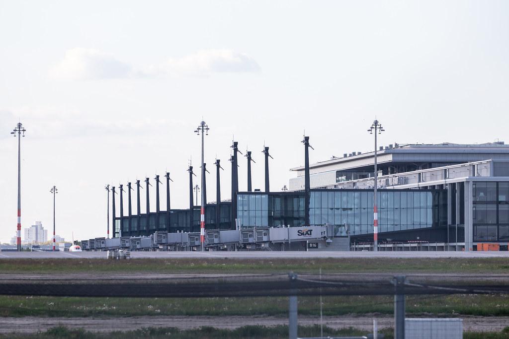 Flughafen Berlin Brandenburg: Terminalgebäude des BER