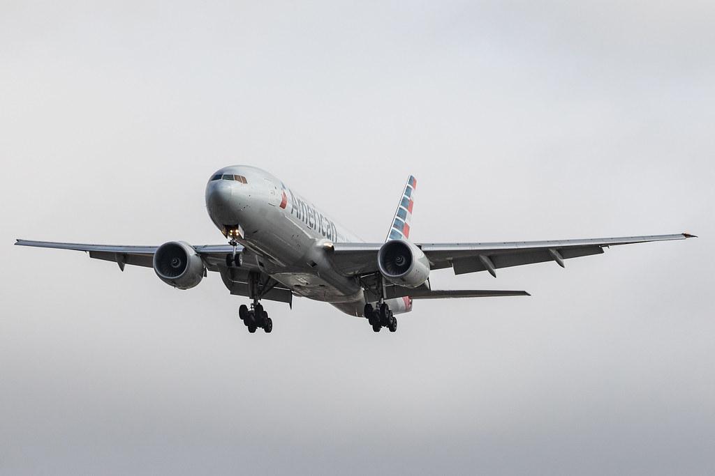 London Heathrow Airport: American Airlines (AA / AAL) |  Boeing 777-223(ER) B772 | N752AN | MSN 30260