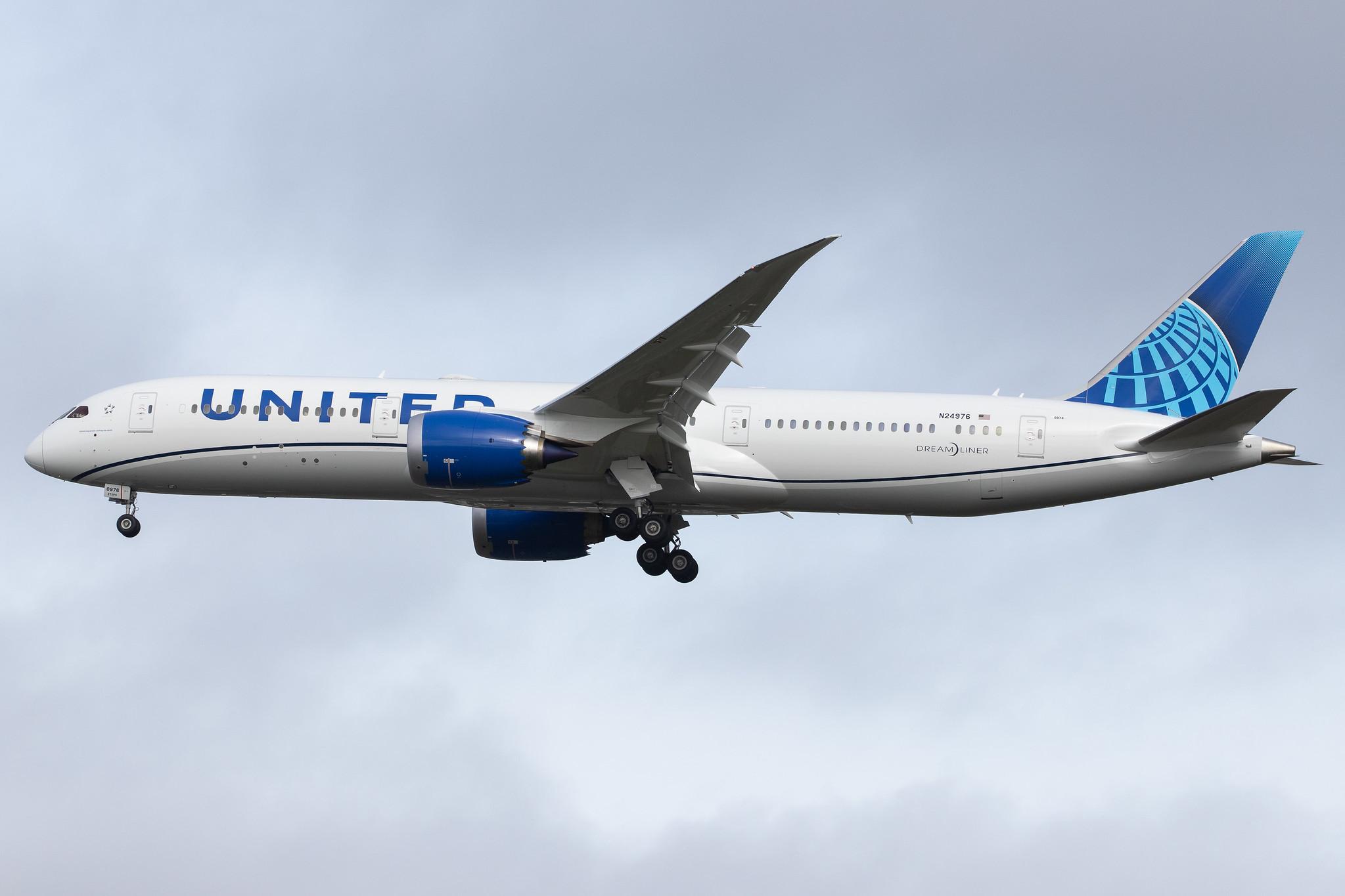 London Heathrow Airport: United Airlines (UA / UAL) |  Boeing 787-9 Dreamliner B789 | N24976 | MSN 66135